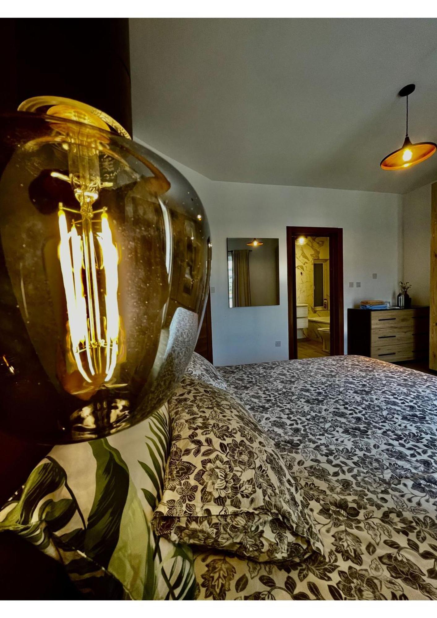 Airport Accommodation Bedroom With Bathroom Self Check In And Self Check Out Air-Condition Included Mqabba エクステリア 写真