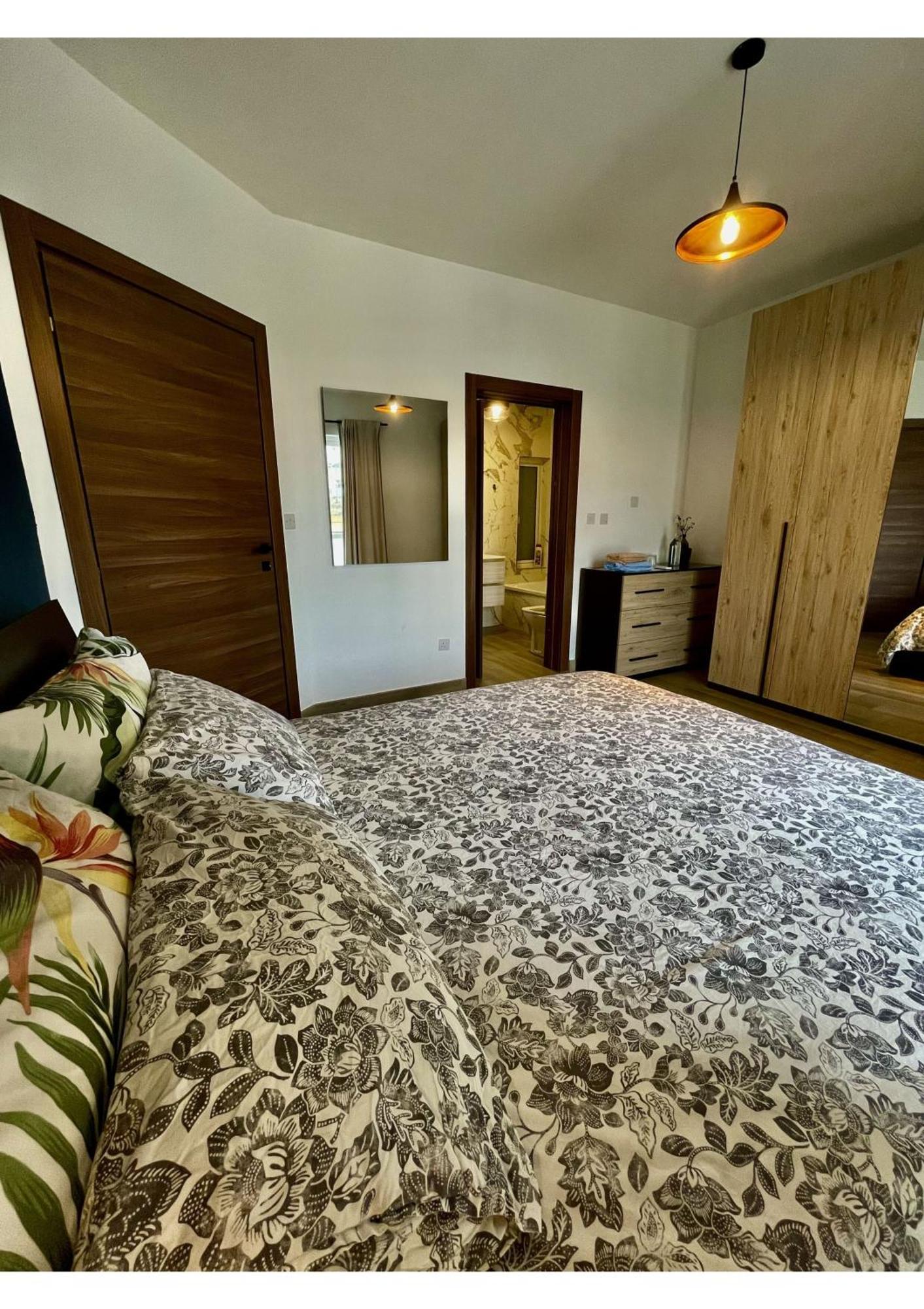 Airport Accommodation Bedroom With Bathroom Self Check In And Self Check Out Air-Condition Included Mqabba エクステリア 写真